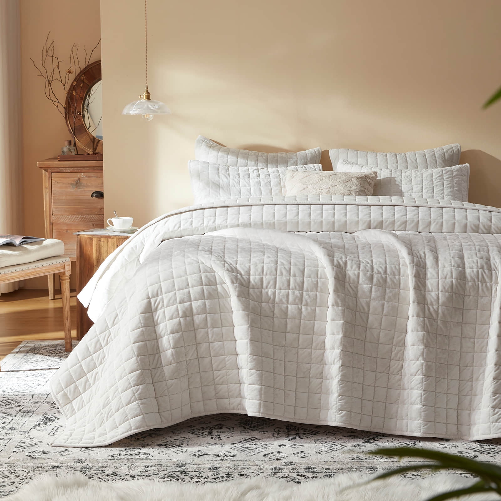 Velvet Quilt Oversized California King-120''x120'', Lightweight White Velvet Comforter Set with 2 Pillow Shams, Soft Oversized Bedspread Coverlet Quilted Bedding Set for All Season